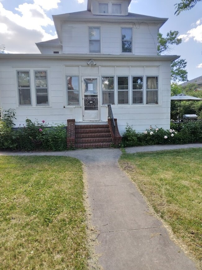Photo - 606 7th St N Unit One