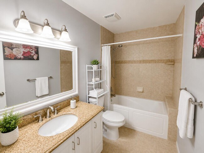 Photo - 3125 Oakland Shores Dr Unit B202