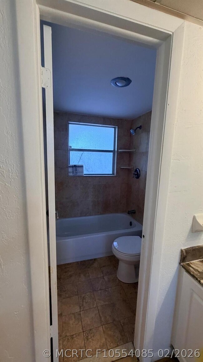 Photo - 5515 N Lakewood Cir Unit 122