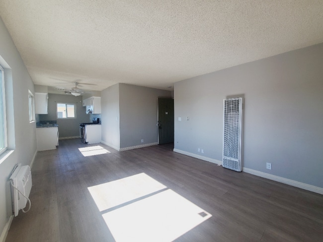 Building Photo - 8720 Orion Ave