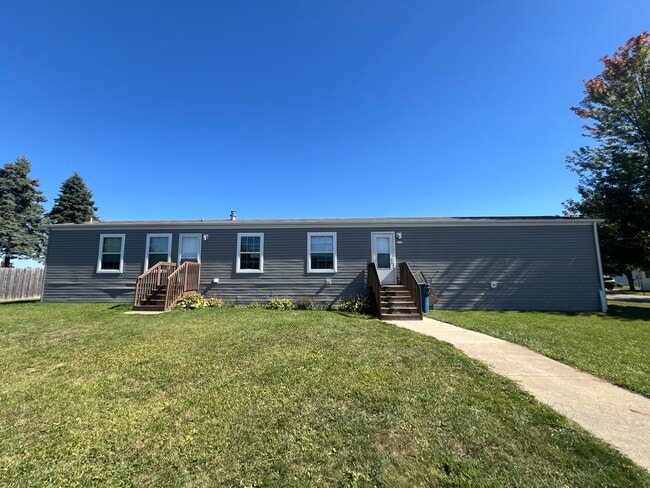 Photo - 133 Grand River Dr