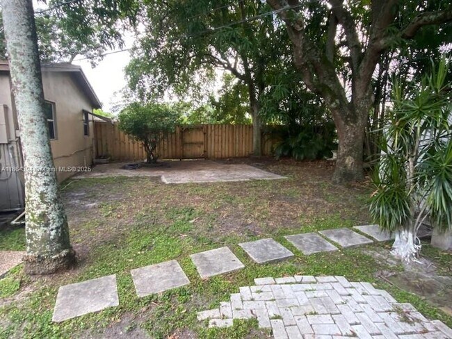 Photo - 502 N 70th Way