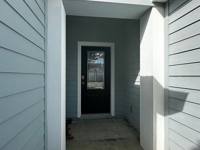 Photo - 4 bed/3 bath Beautiful Home with Amenities!