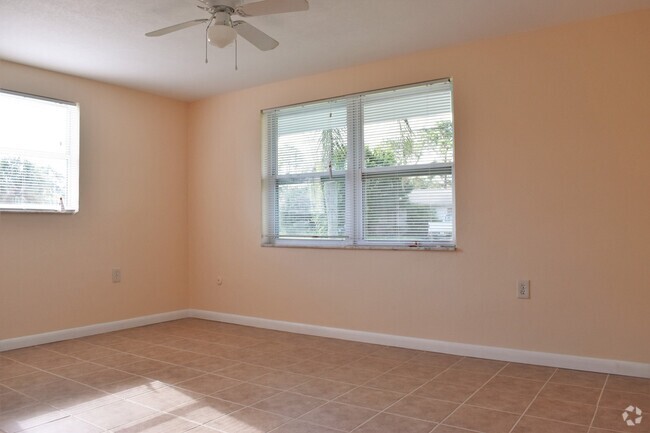 Building Photo - Reduced Price!!! 3 Bedroom 2 Bath Rental