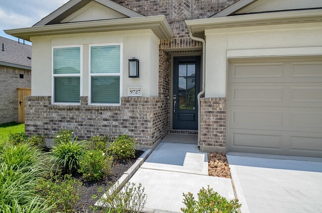 Photo - 9727 Rialto Hts Dr