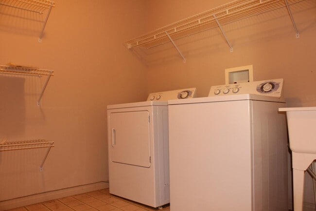 Photo - Lakeside Court