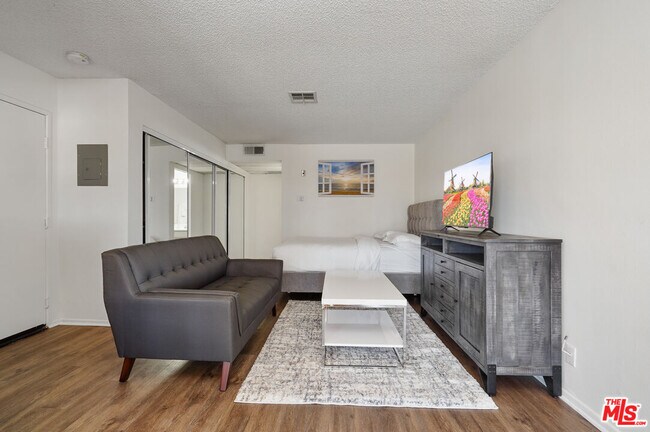 Photo - 3600 Bagley Ave Unidad 207