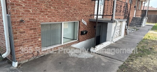 Building Photo - 2442 W 11th St Rental