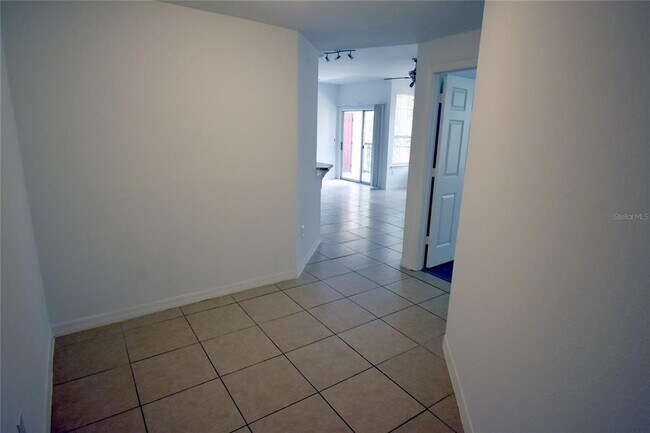 Photo - 2000 Erving Cir Unidad 208