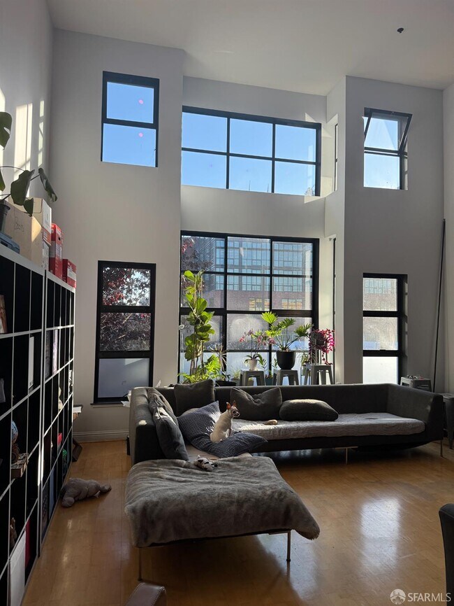 Building Photo - 50 Lucerne St Rental
