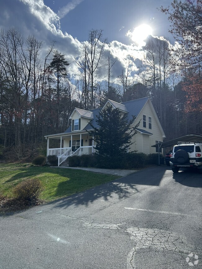 Building Photo - 2105 Ferguson Town Rd Rental