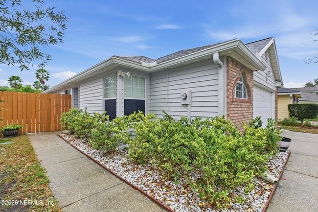 Photo - 1662 Evans Dr S