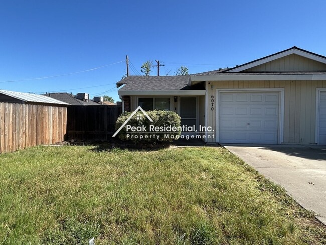 Photo - Orangevale 2bd/1ba Duplex with Garage