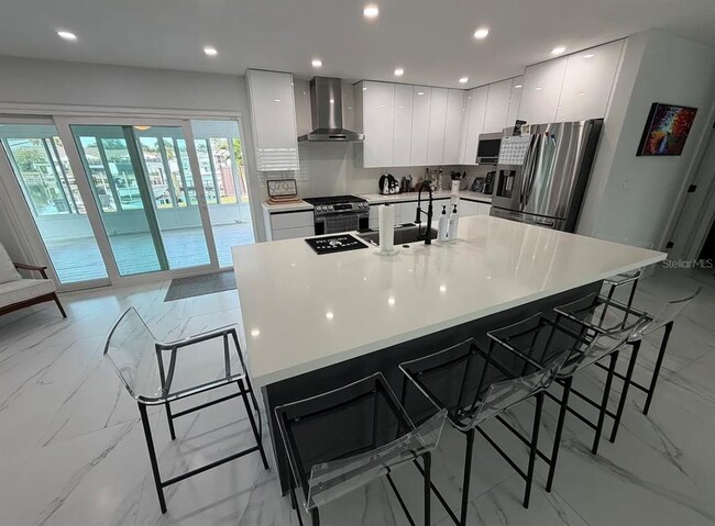 Photo - 1359 40th Ave NE