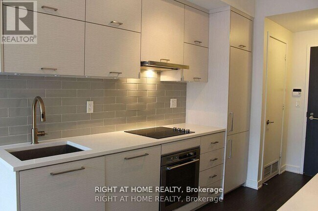 Photo - 106 Dovercourt Rd Unit 418