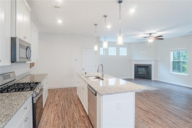 1302 Endicott Ct