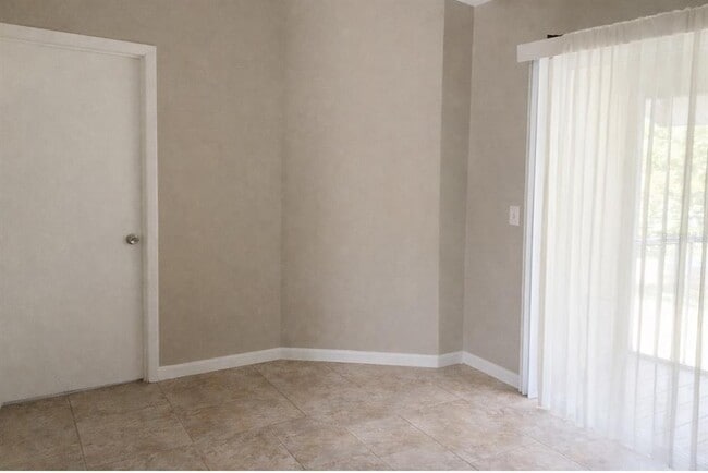 Photo - 168 Reserve Cir Unit 200