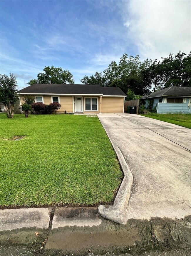 Building Photo - 5758 Belneath St Rental