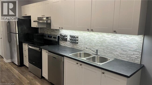 Photo - 468 Main St E Unit 15