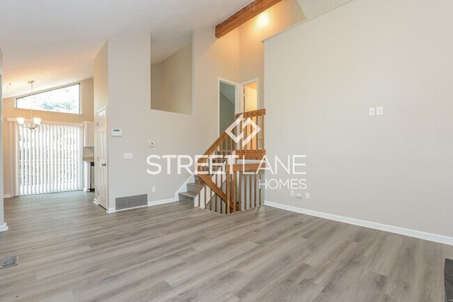 Photo - Charming 4 bedroom home in Aurora!