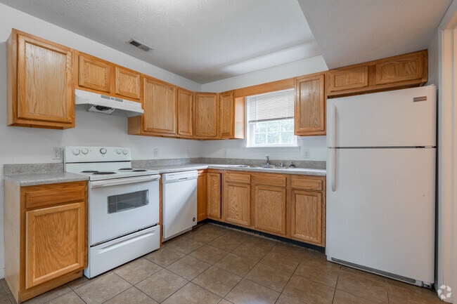2BR, 1.5BA - 850SF - Kitchen