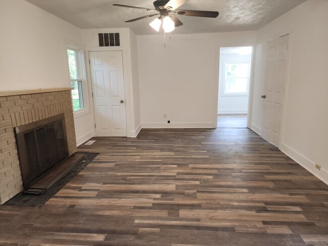 Photo - 3 bed 1 bath Ranch