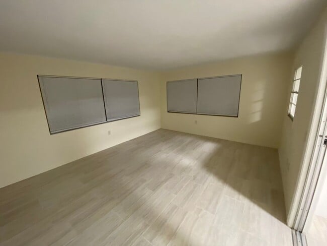 Photo - 2/2 0range City