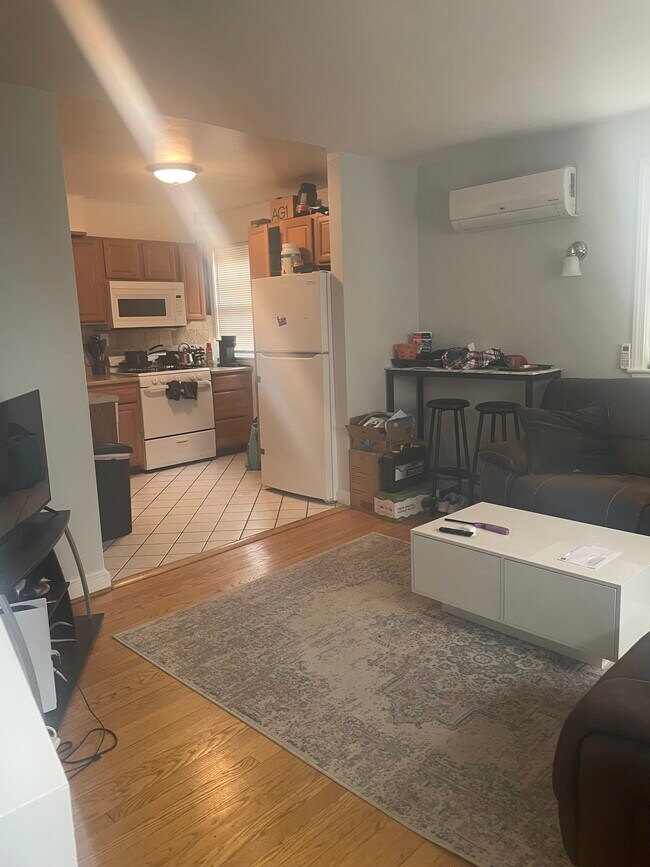 Photo - 633 N Nelson St