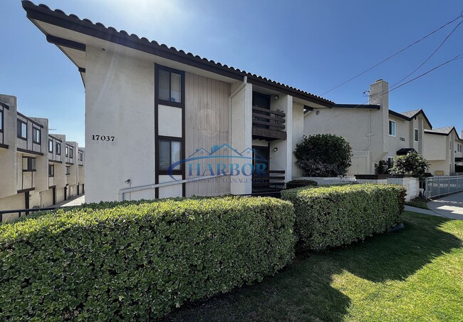 3-Bed Townhome | EV Charger, New Appliance... - 3-Bed Townhome | EV Charger, New Appliance...