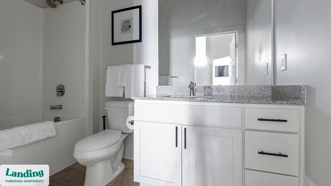 Photo - 404 W 26th St Unidad 10104.1410930