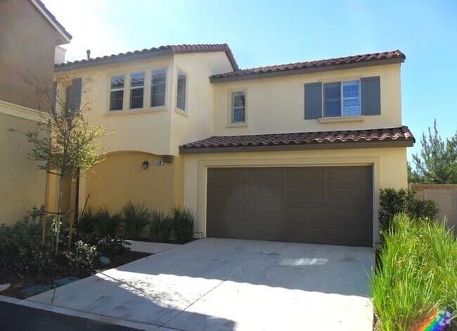Building Photo - Welcome to Your Next Home in the Gated Est...