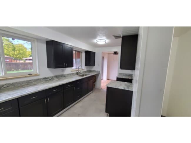 Photo - 6113 Holland St