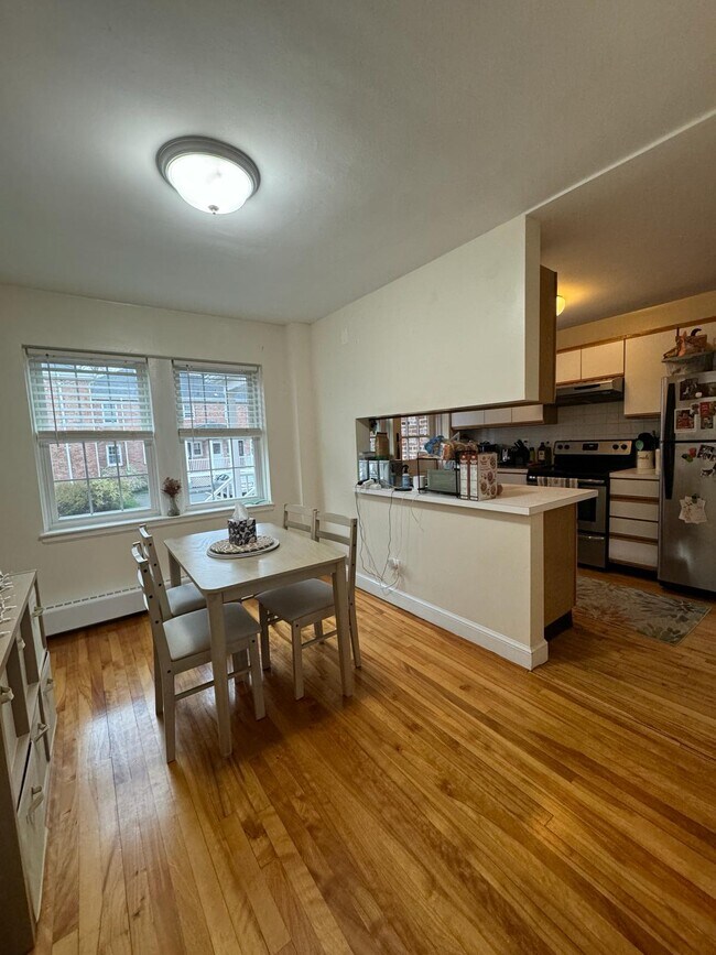 Photo - 33 Hammond Pond Pky Unit 2