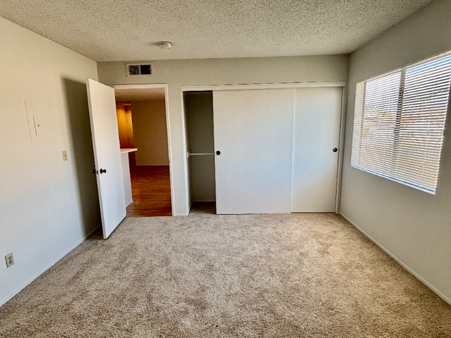 Photo - 6400 Kraft Ave Unidad 7