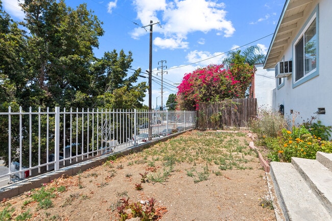 Building Photo - 2515 Wabash Ave Unit #2