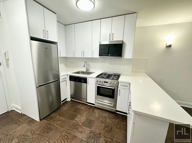 Photo - EAST 35 STREET Unidad 2I