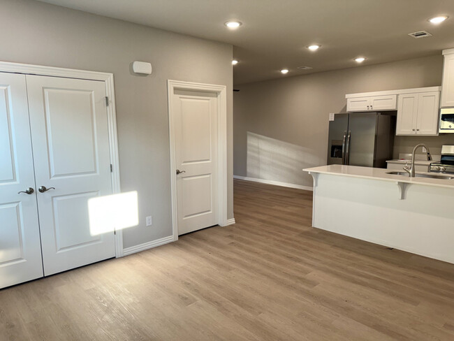 Photo - 1802 SW Poigai Wy