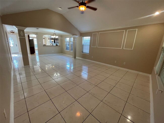 Building Photo - 9715 Raul Hector Dr