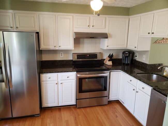 Photo - 1524 Woodcrest Dr