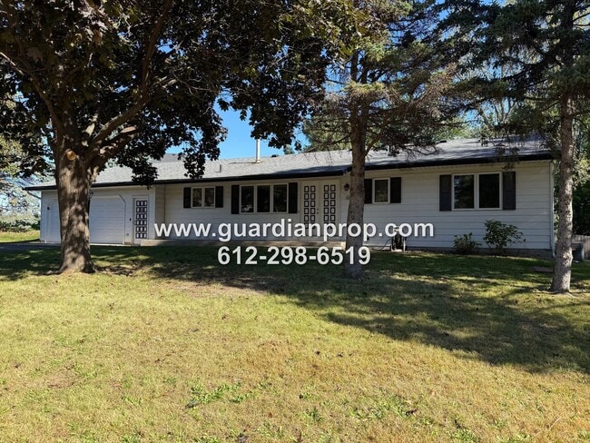 Building Photo - Rambler with Open Floor Plan Available Now...