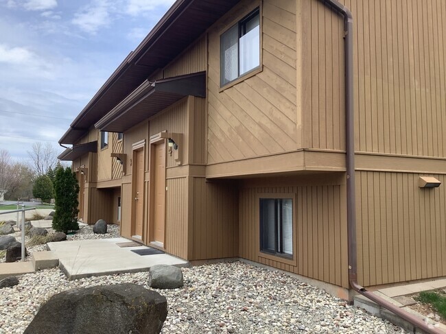 Building Photo - 1420 W South Park Ave Rental