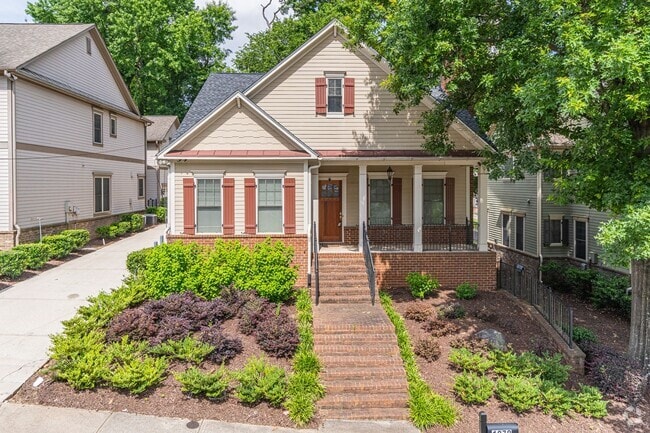 Building Photo - Stunning 4-bedroom, 3.5-bathroom home loca...