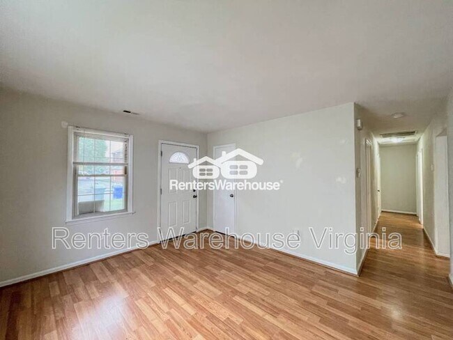 Photo - 1074 Bland St