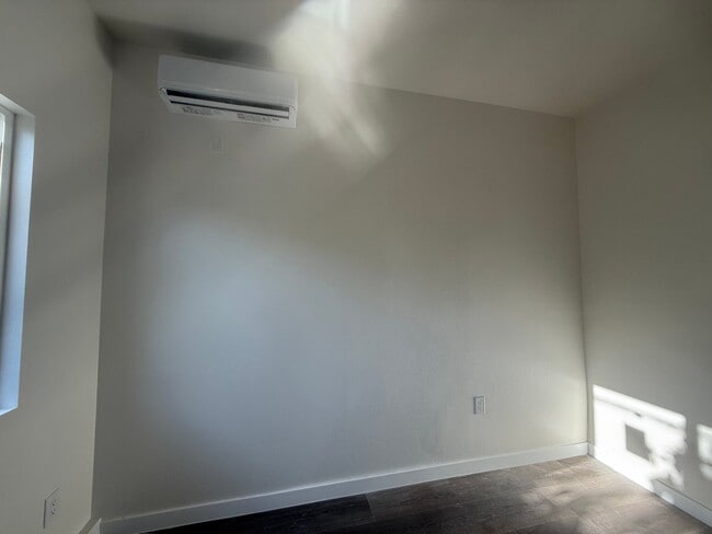 Photo - 17586 Filbert St