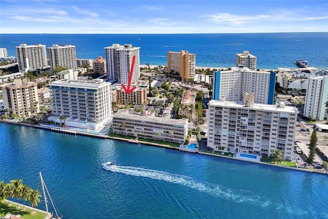 Building Photo - 400 N Riverside Dr Unit 501