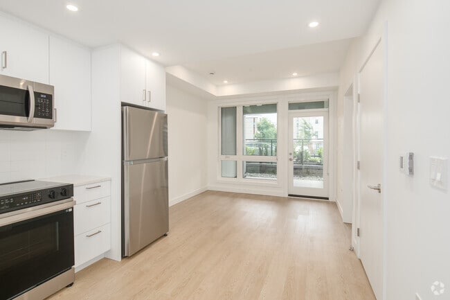 2BR, 1BA - 591SF