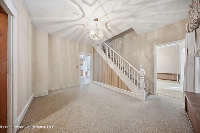 Photo - 612 Philo St