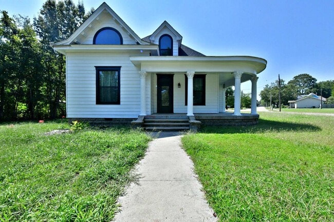 Building Photo - 101 10th St Rental