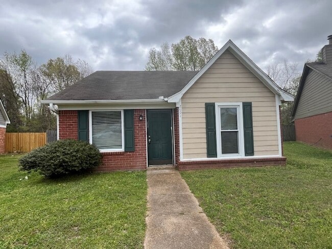 Building Photo - Renovated 2 Bedroom 2 Bath Home for Rent!