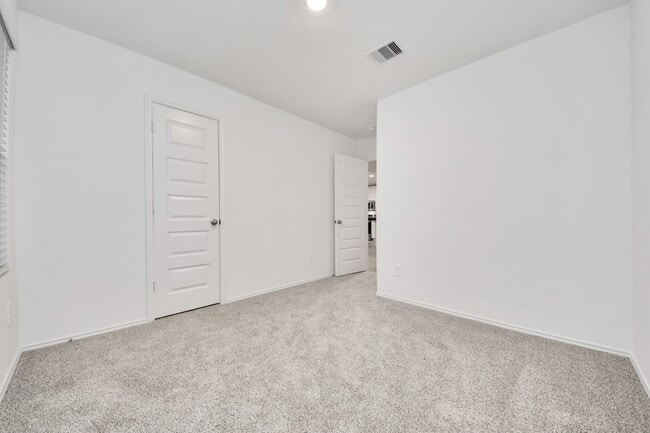 Building Photo - 2227 Laurel Bloom Ln